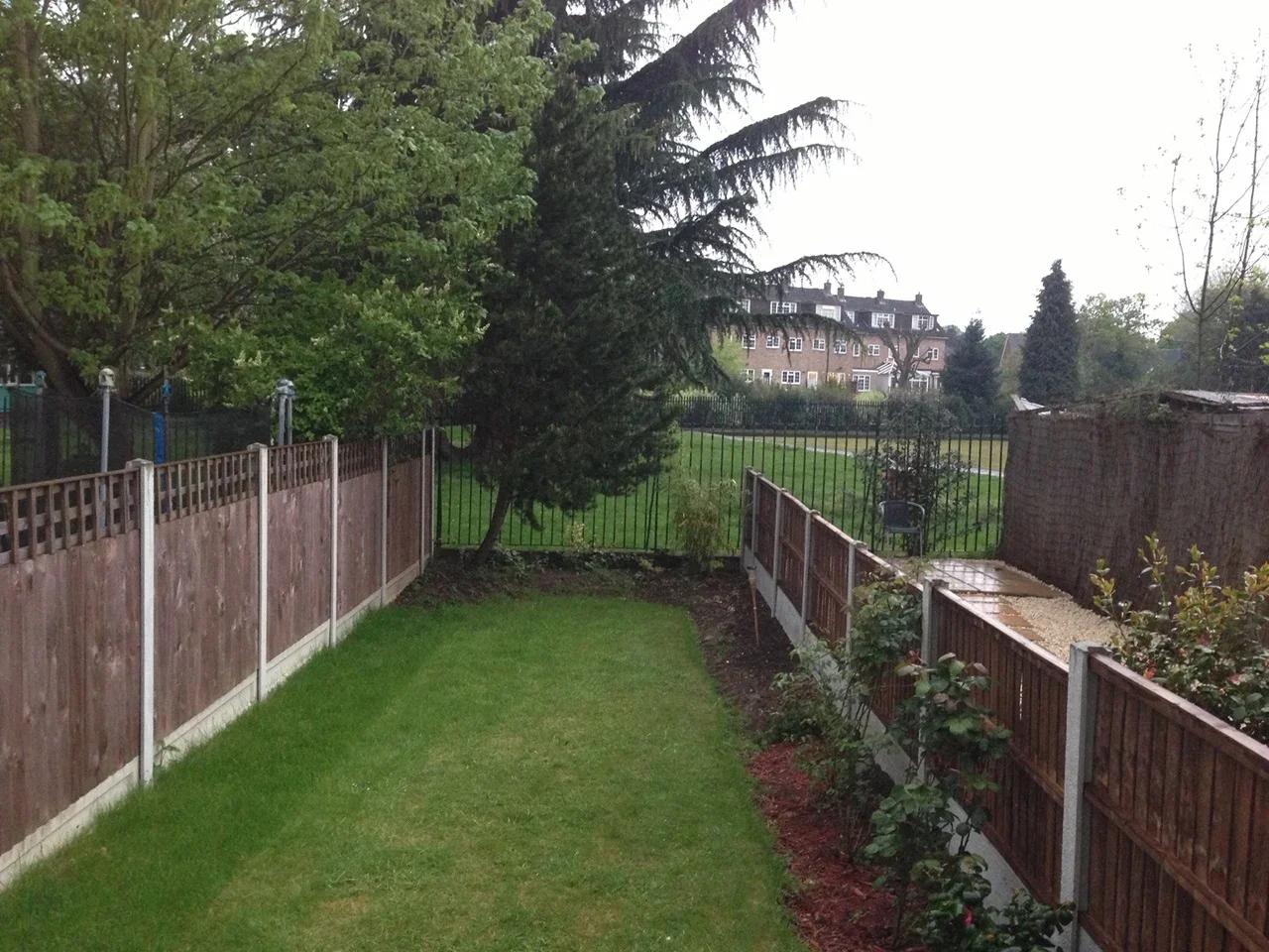 Flat Lodge Avenue in Greater London