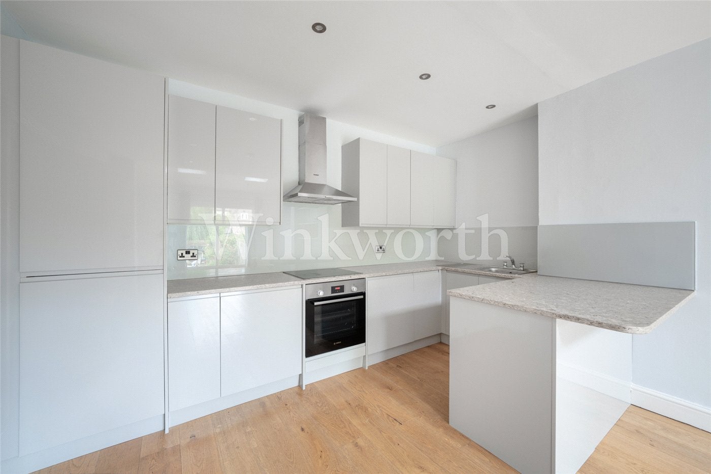 Flat Templars Avenue in Greater London