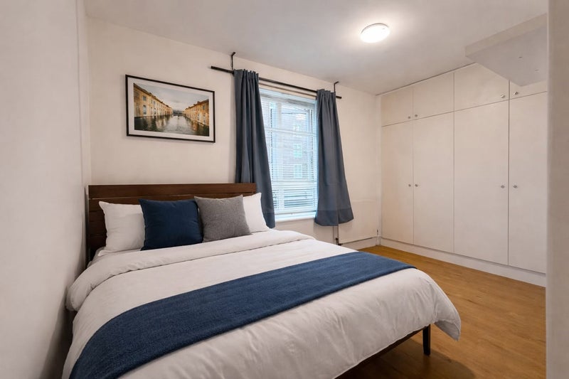 Room Dorset Road in Greater London