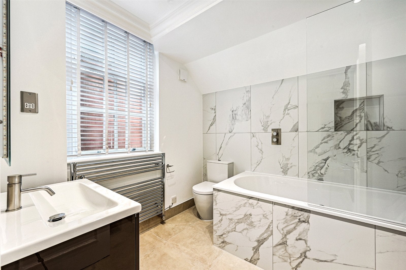 Flat Upper Grosvenor Street in City of Westminster