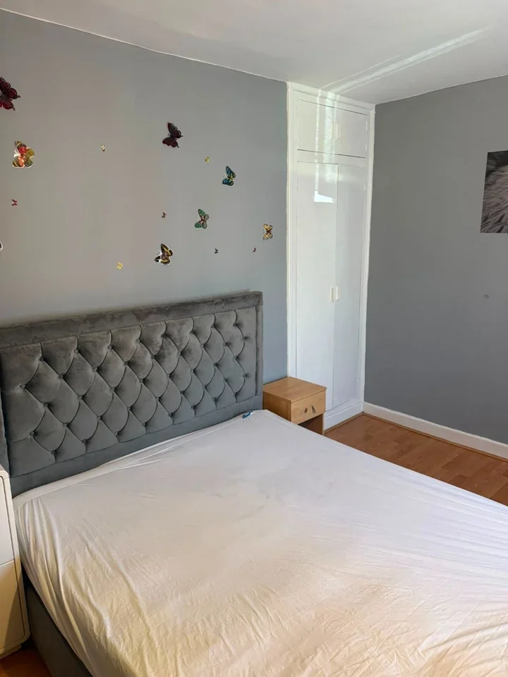 Room Crossbow Road in Greater London