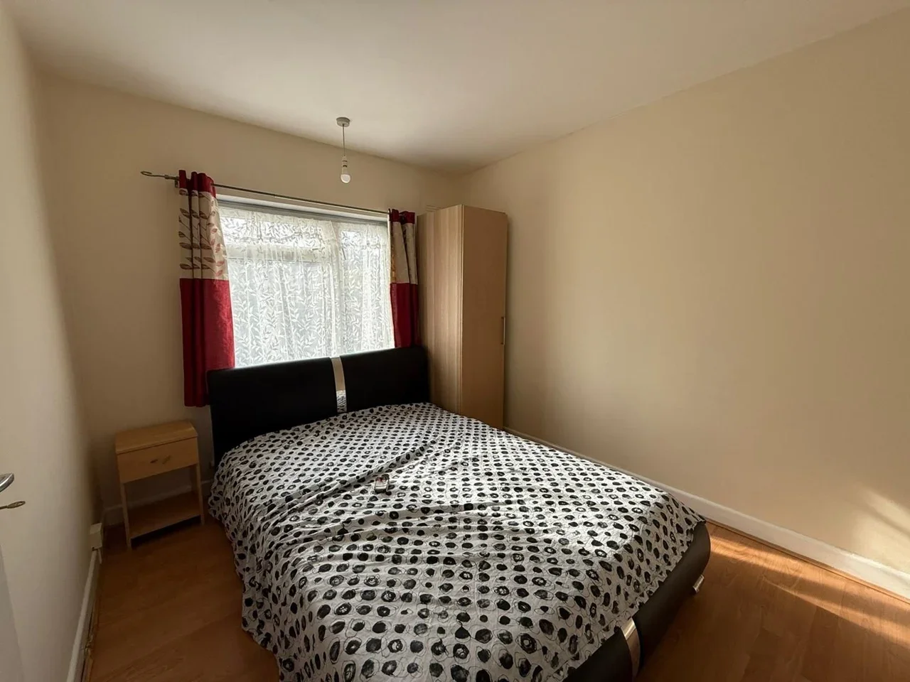 Room Crossbow Road in Greater London