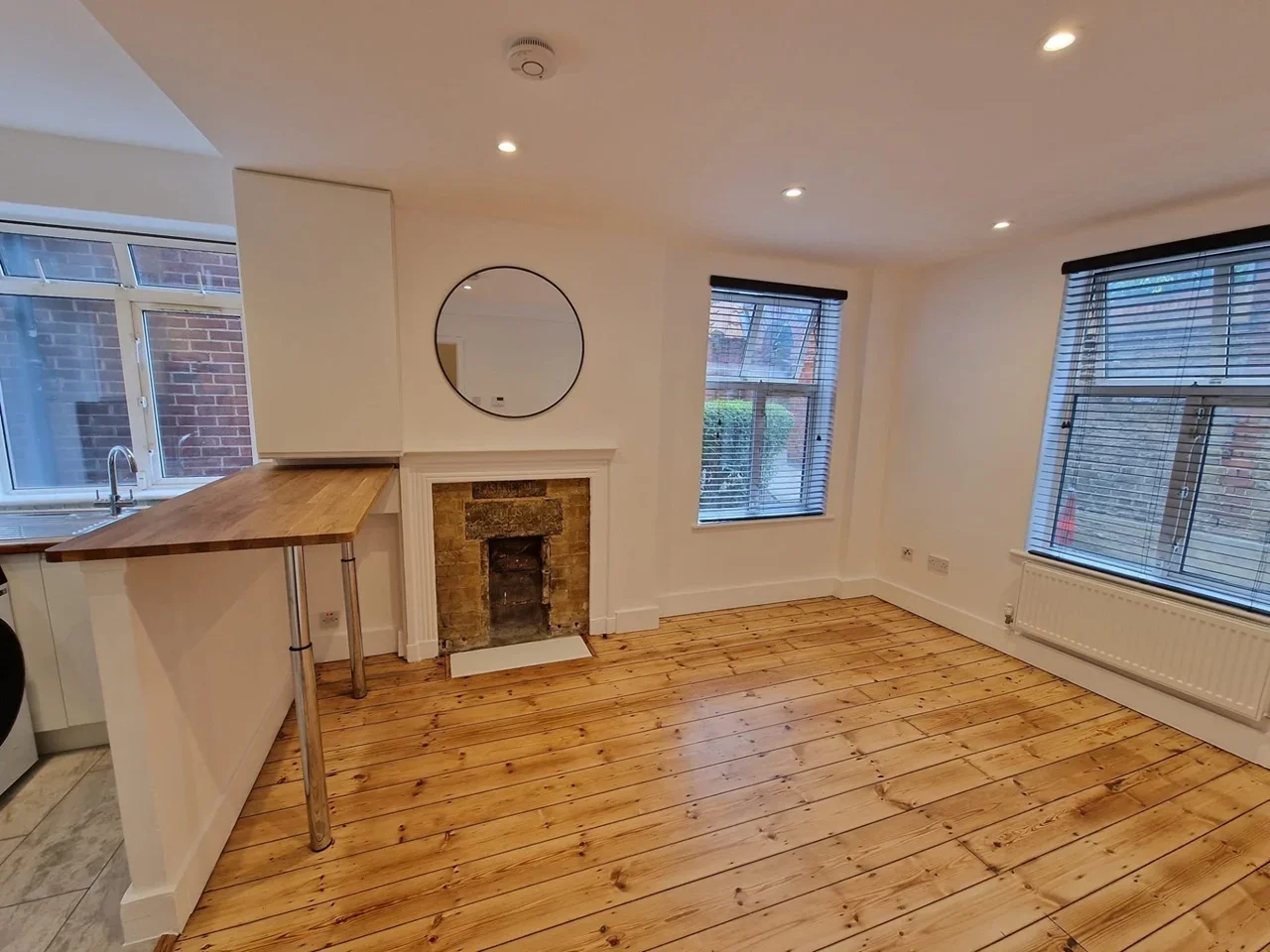 Flat Sudbourne Road in Greater London