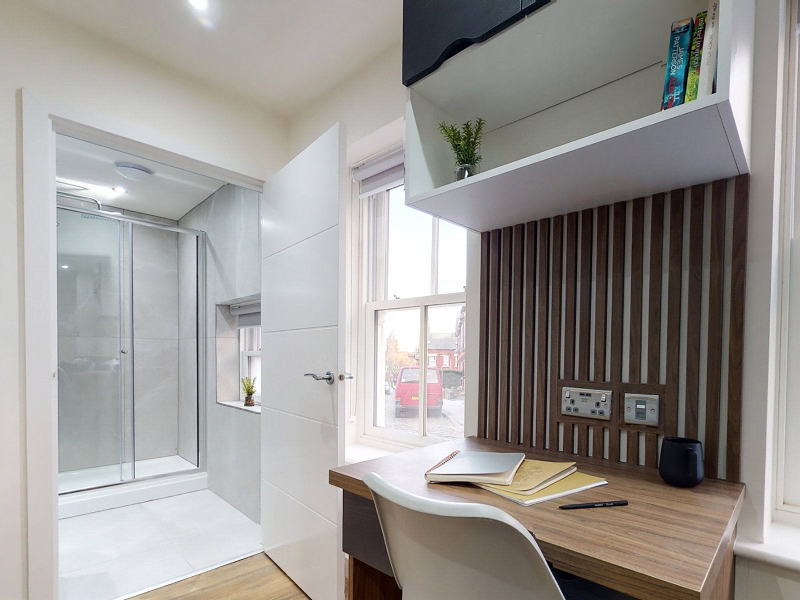 Flat Clarendon Road in Leeds