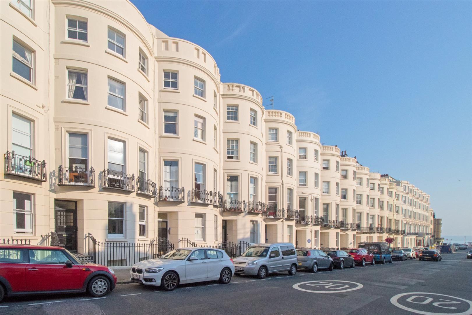 Flat Lansdowne Place in Hove