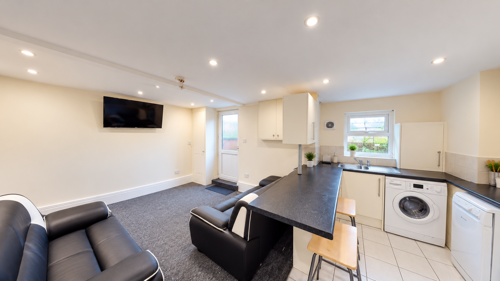 Room Lumley Road in Leeds