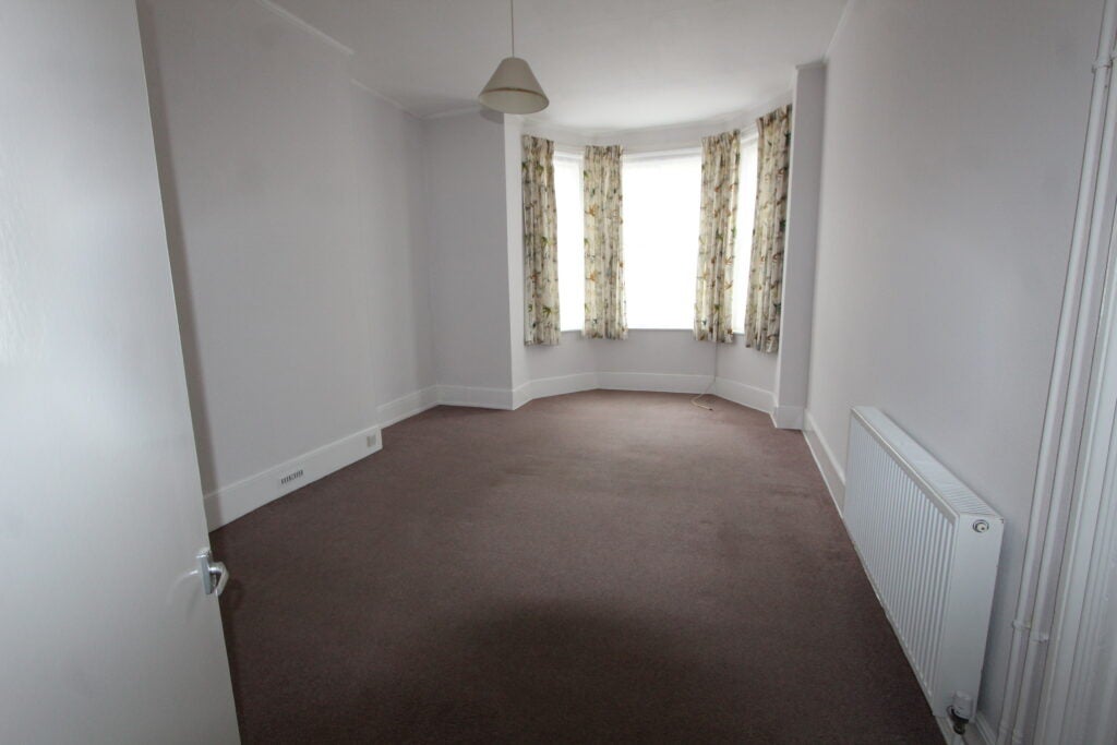 Flat Lascelles Terrace in Eastbourne