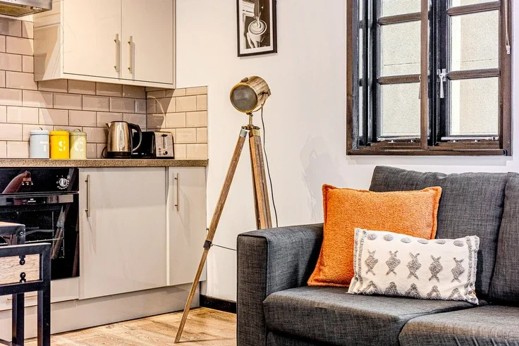 Flat Bouverie Place in City of Westminster