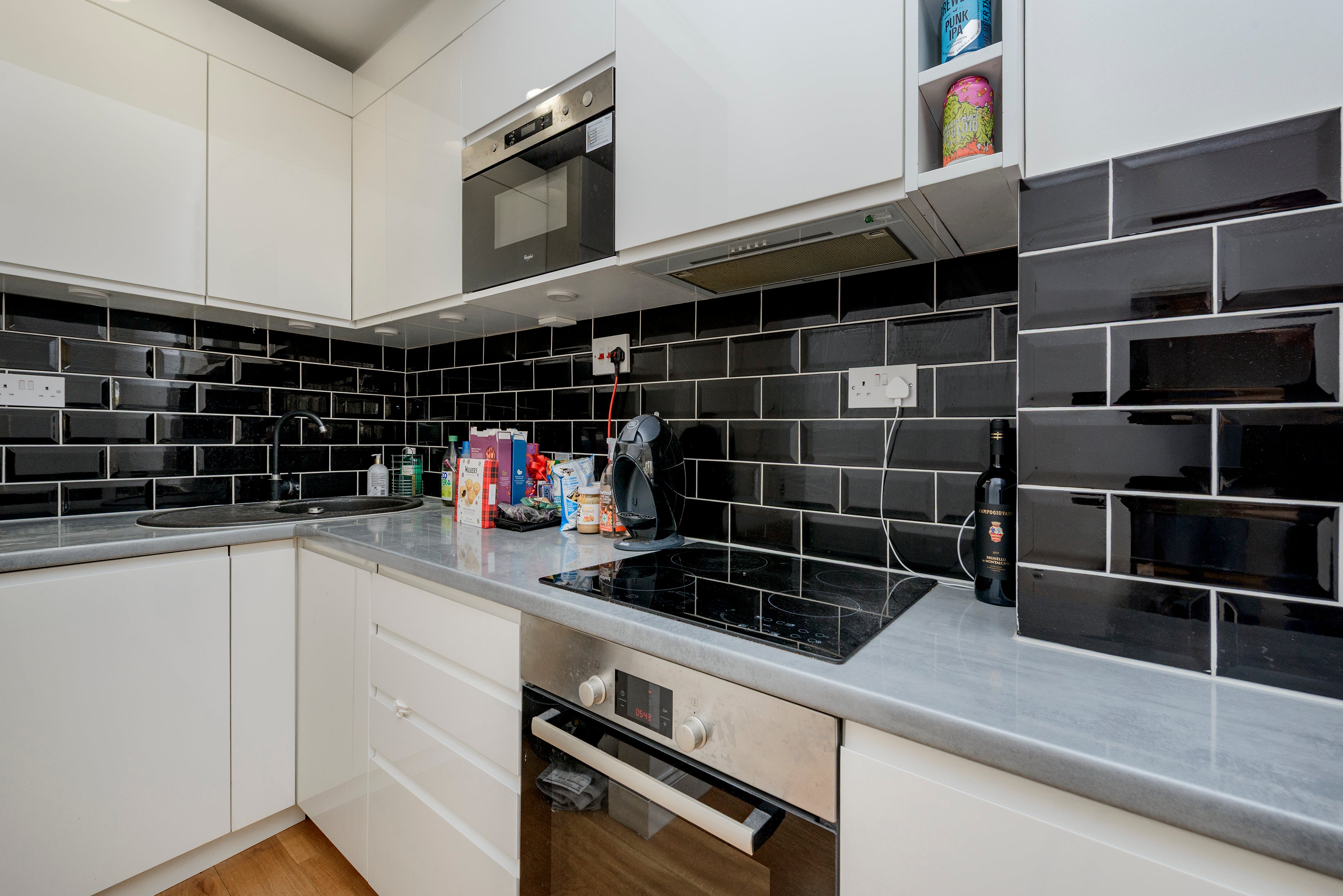Flat Hornton Street in Greater London
