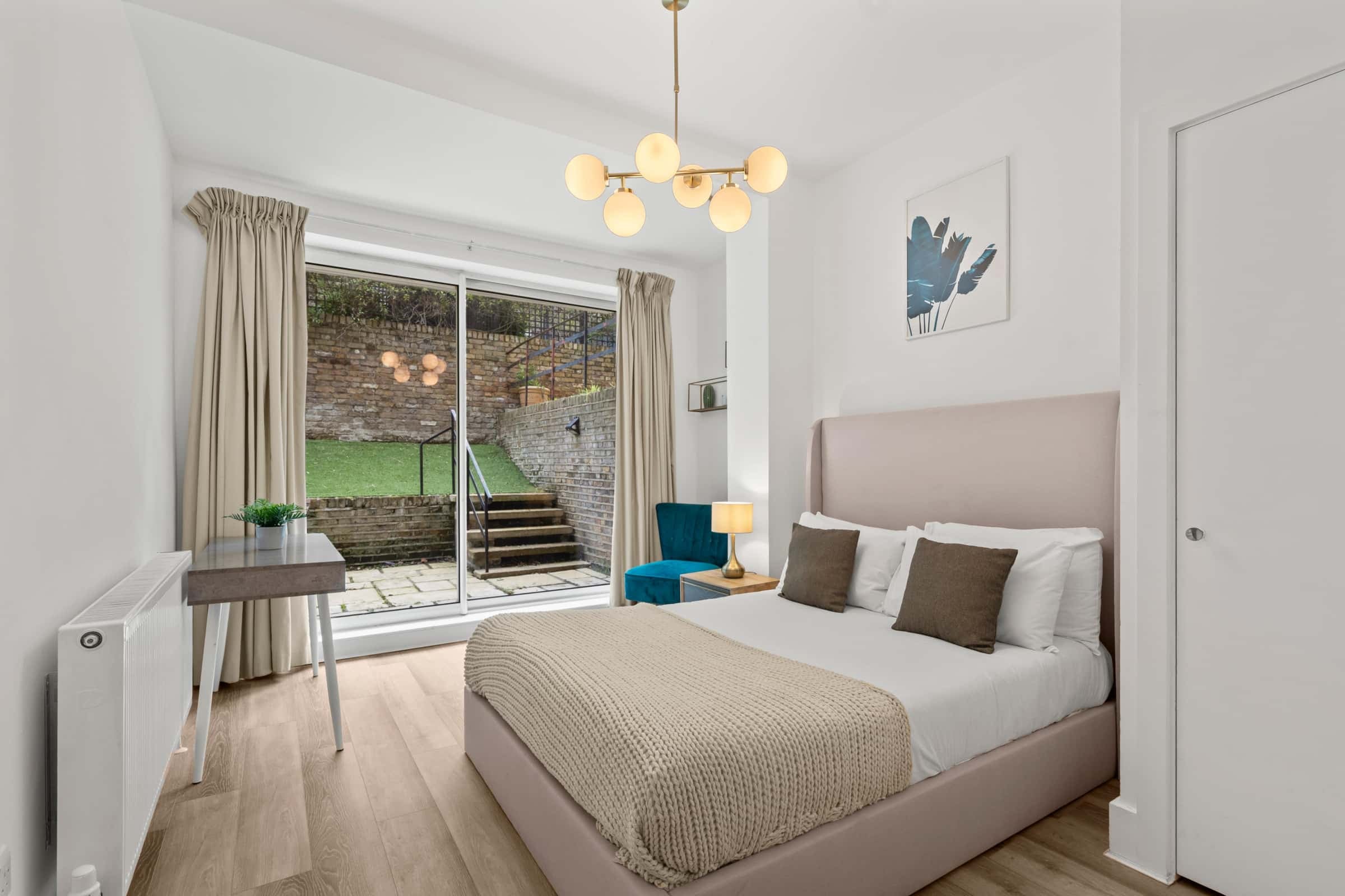 Flat Nevern Place in Greater London