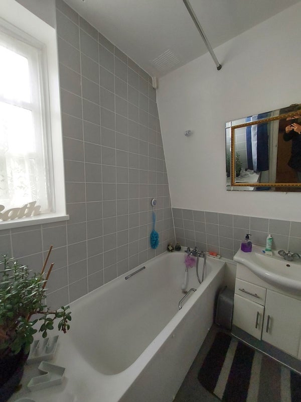 Room Tyndale Lane in Greater London