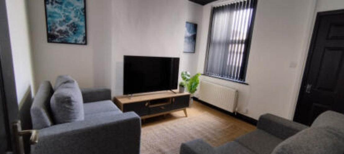 Room Stirling Road in Lancaster
