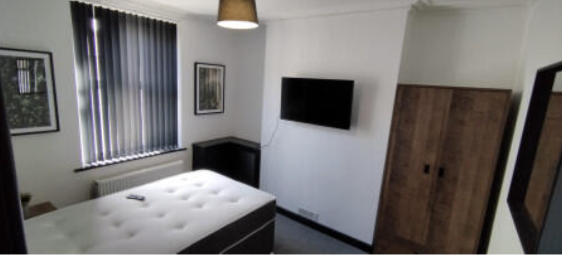 Room Stirling Road in Lancaster