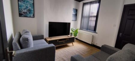 Room Stirling Road in Lancaster