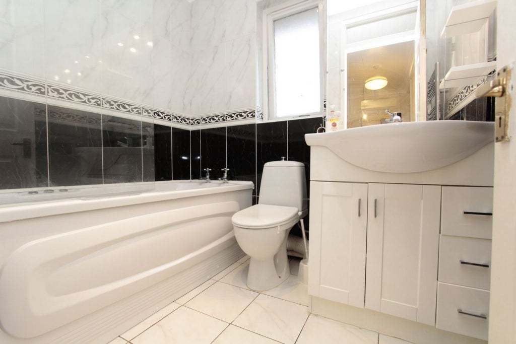 Room Globe Road in Greater London