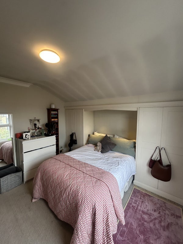 Room Broxash Road in Greater London