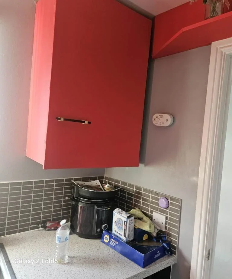 Room Thorngrove Road in Greater London