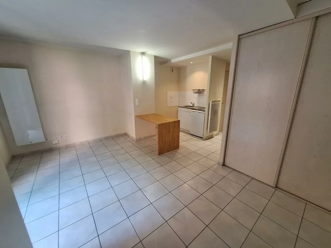 Chambre Rue de Marseille à Lyon