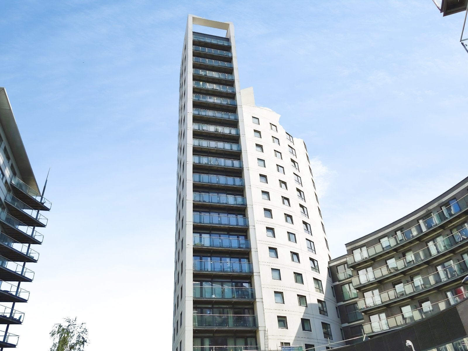 Flat Armouries Drive in Leeds
