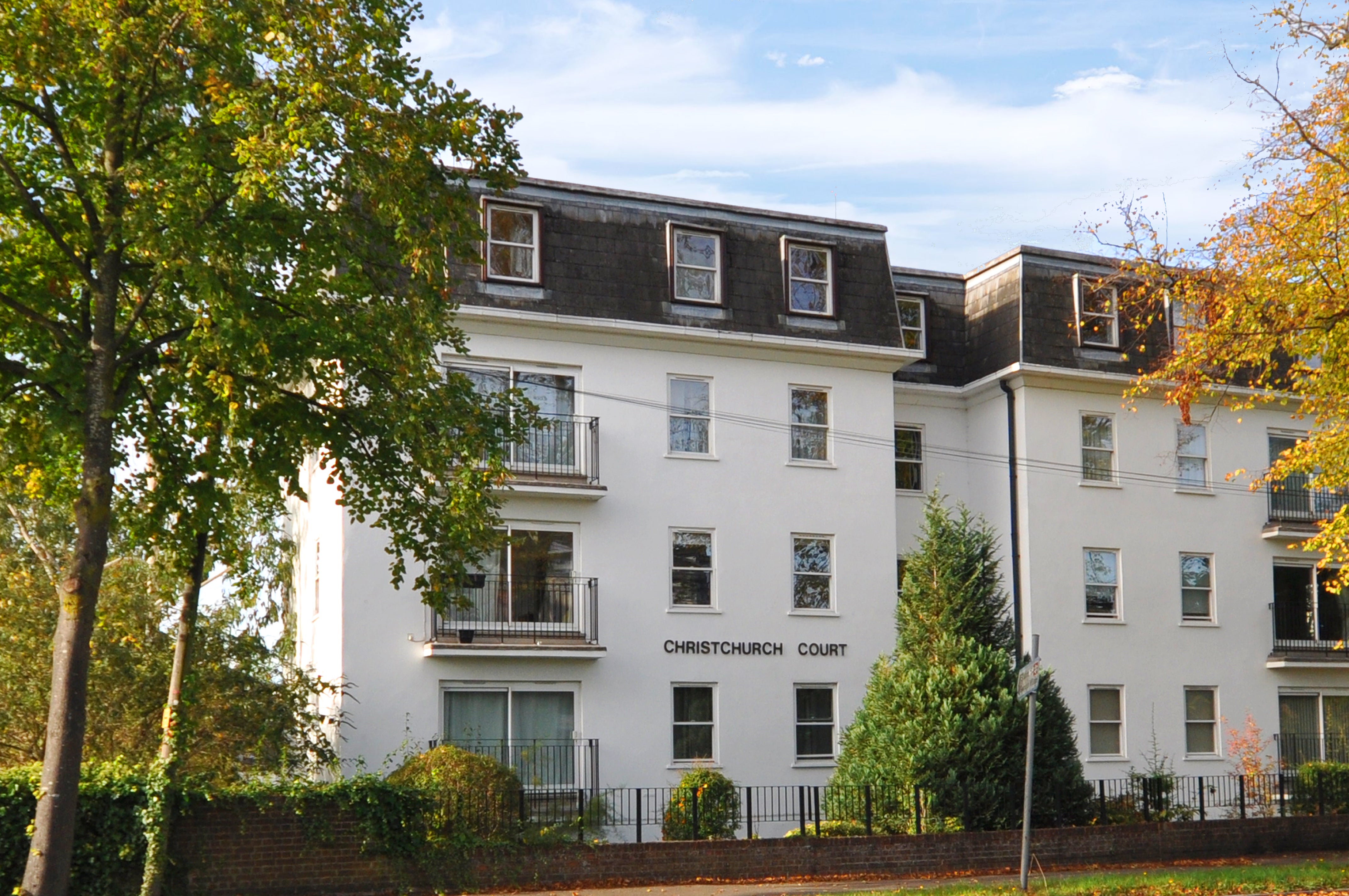 Flat Christchurch Road in Cheltenham