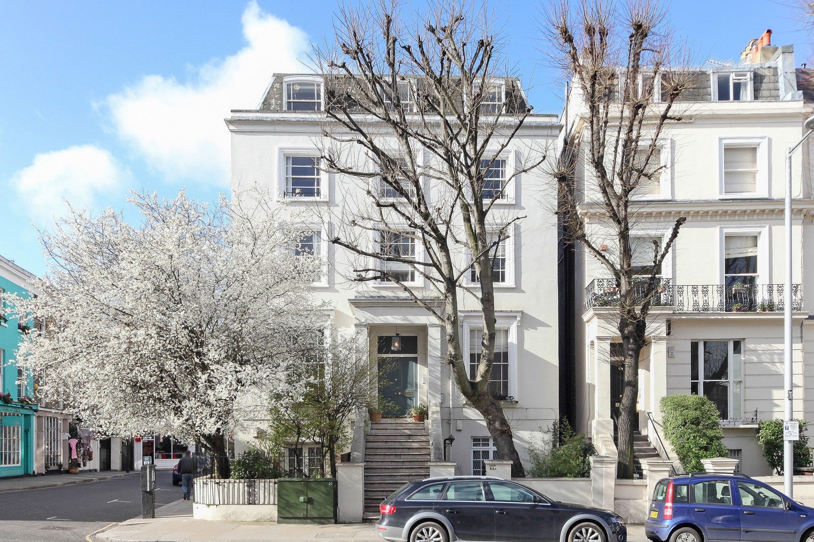 Flat Pembridge Villas in Greater London