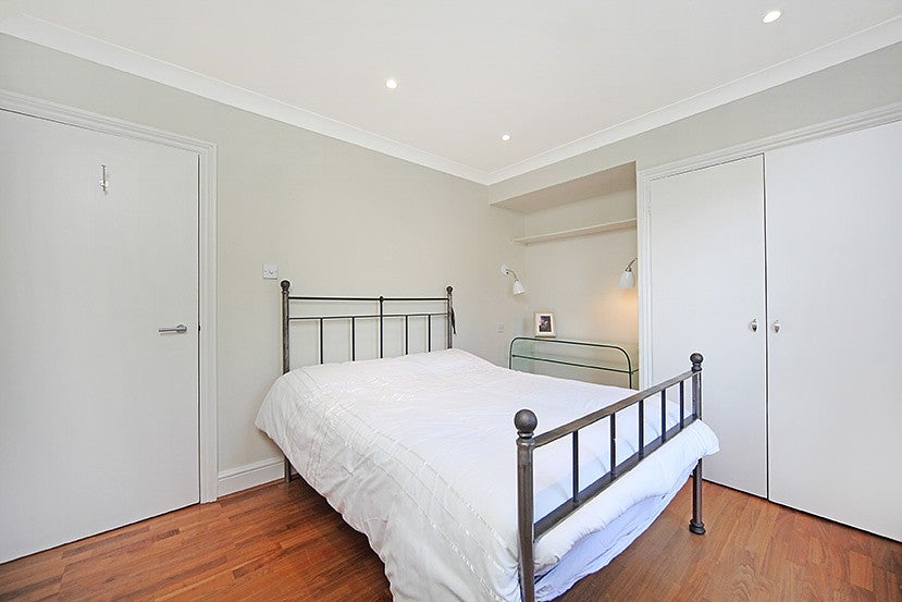 Flat Pembridge Villas in Greater London