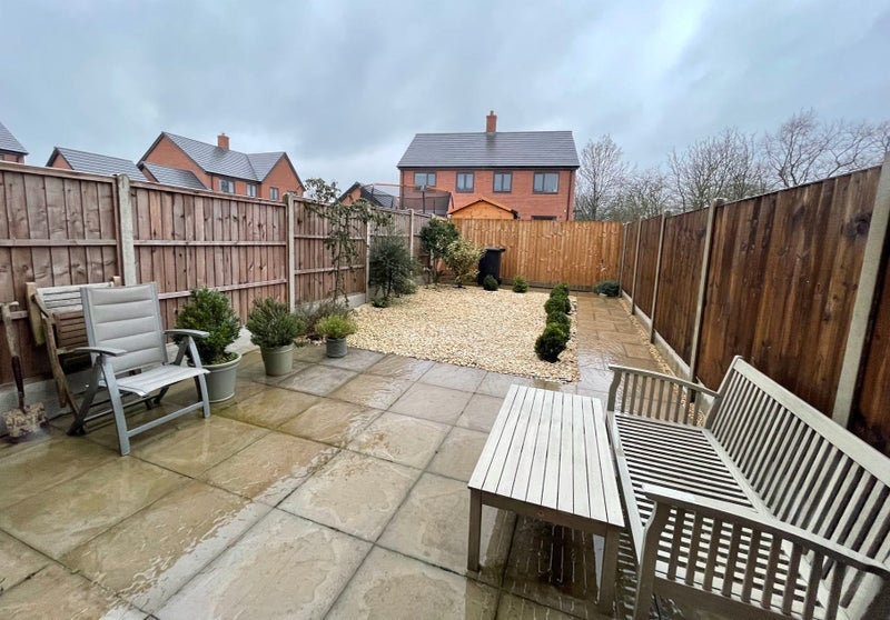 Room Isambard Close in Royal Leamington Spa