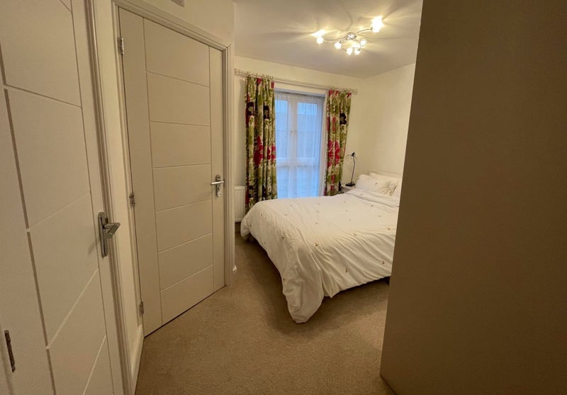 Room Isambard Close in Royal Leamington Spa