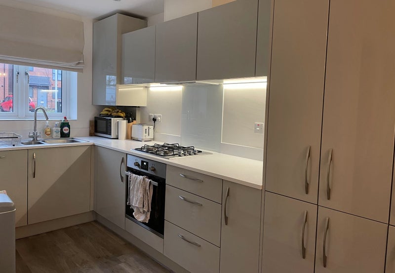 Room Isambard Close in Royal Leamington Spa