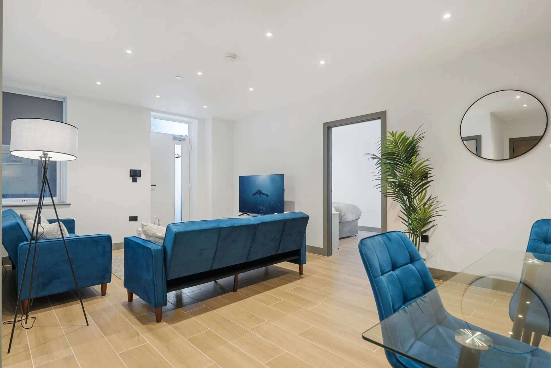 Flat Ballards Lane in Greater London