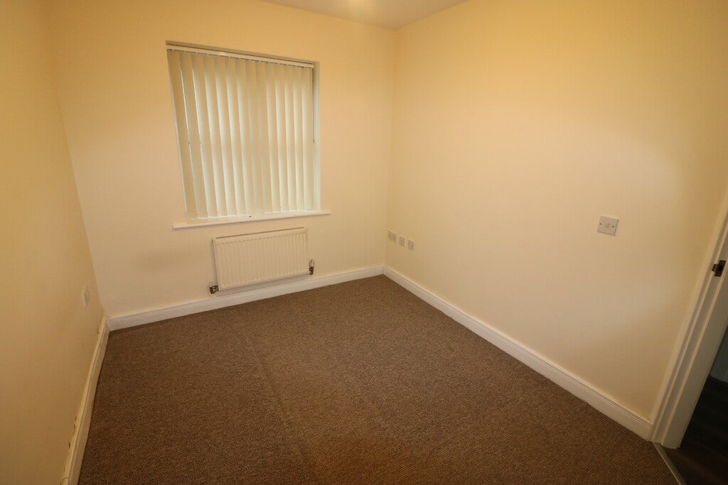 Flat Sanderson Close in Hull