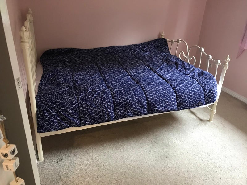 Room Craigour Avenue in City of Edinburgh