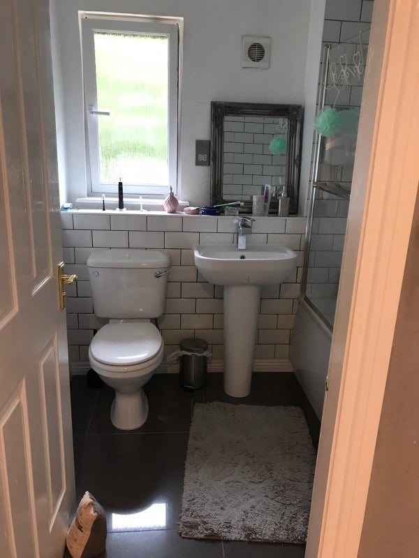 Room Craigour Avenue in City of Edinburgh