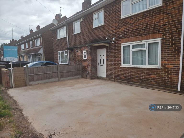 Room Oval Road in Sandwell