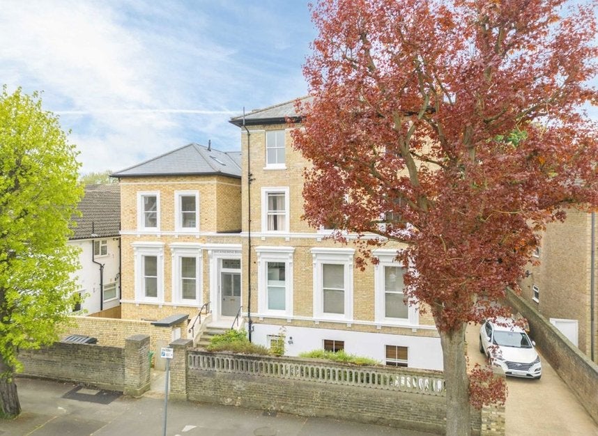 House Catherine Road in Greater London