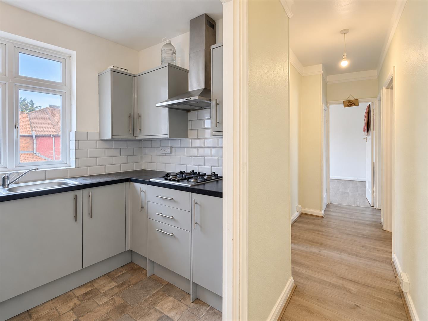 Flat Watling Avenue in Greater London