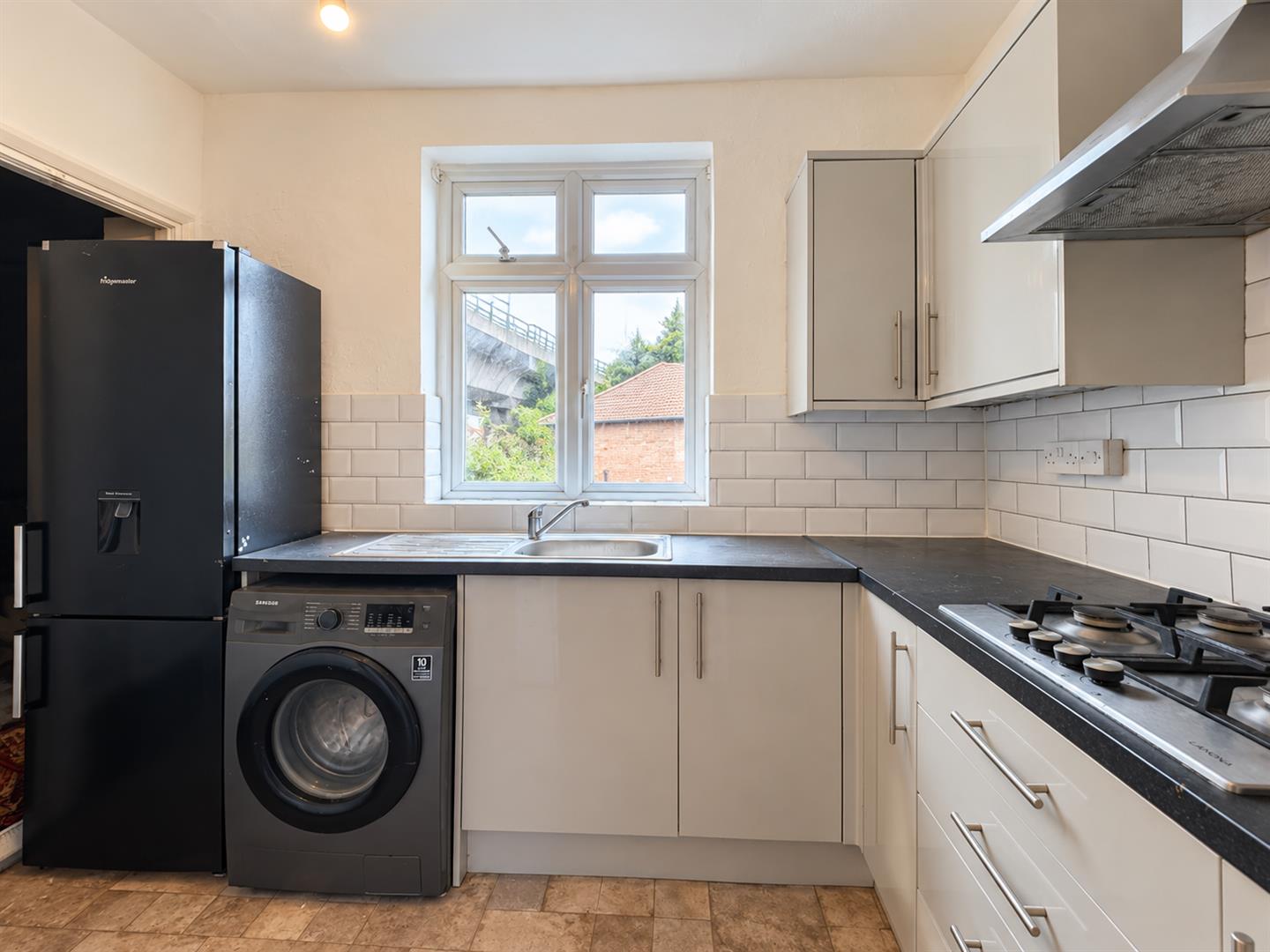 Flat Watling Avenue in Greater London