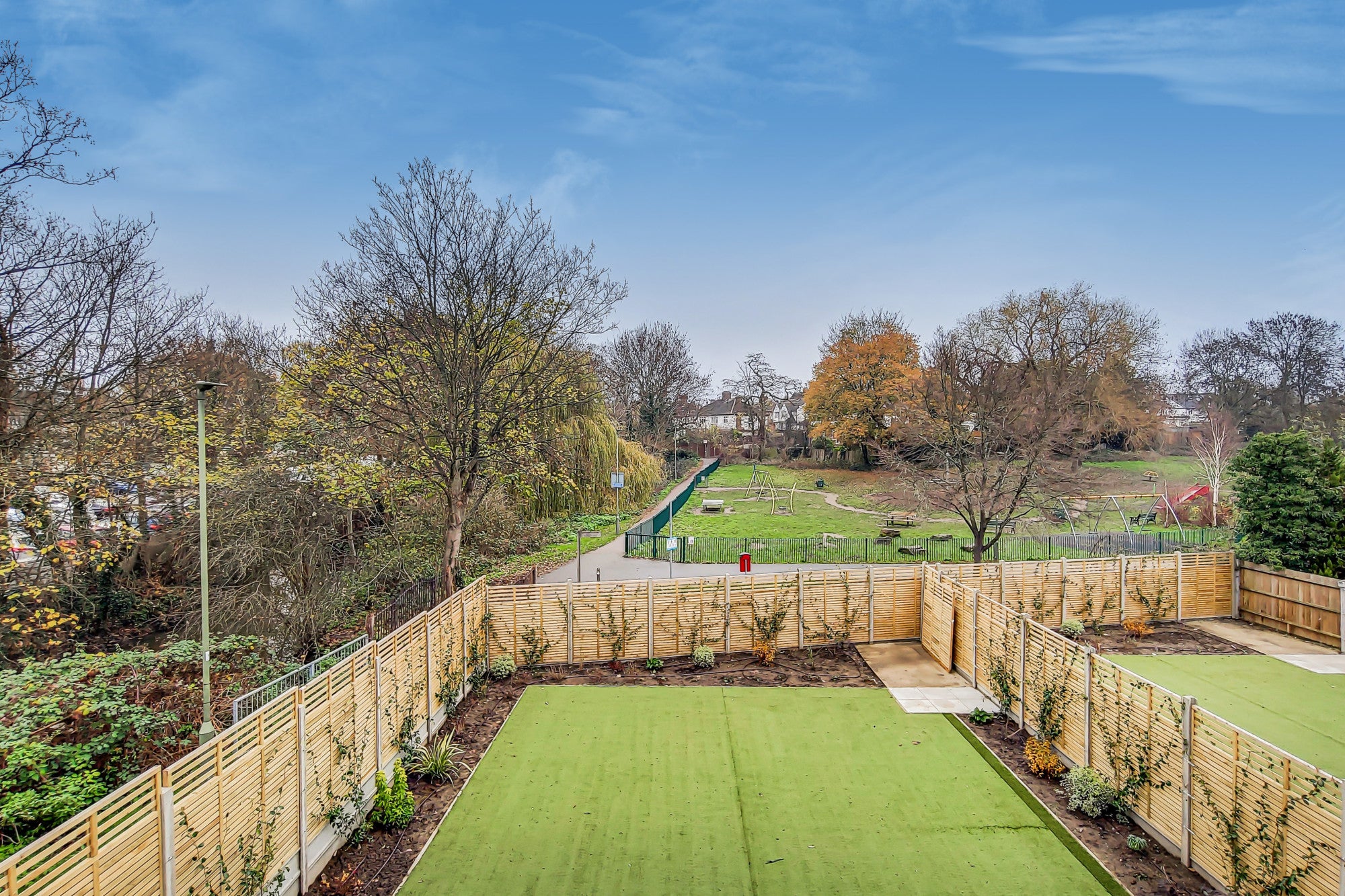 Flat Bell Lane in Greater London