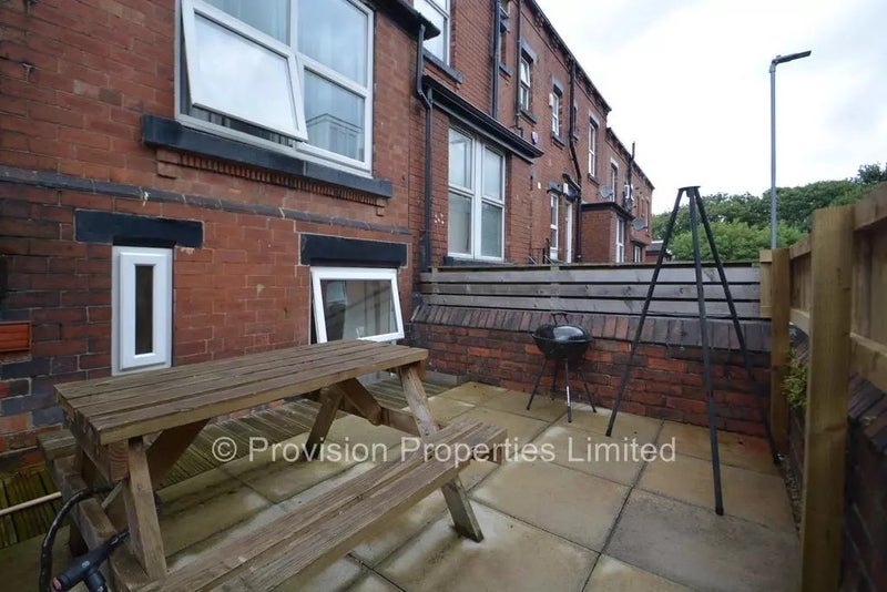 Room Delph Lane in Leeds