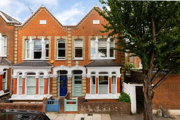 House Fergus Road in Greater London