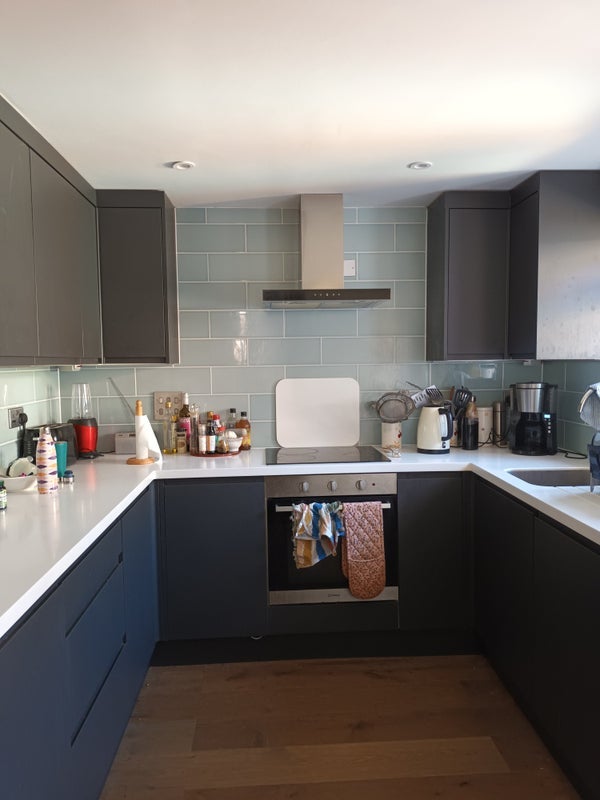 Room Tuskar Street in Greater London