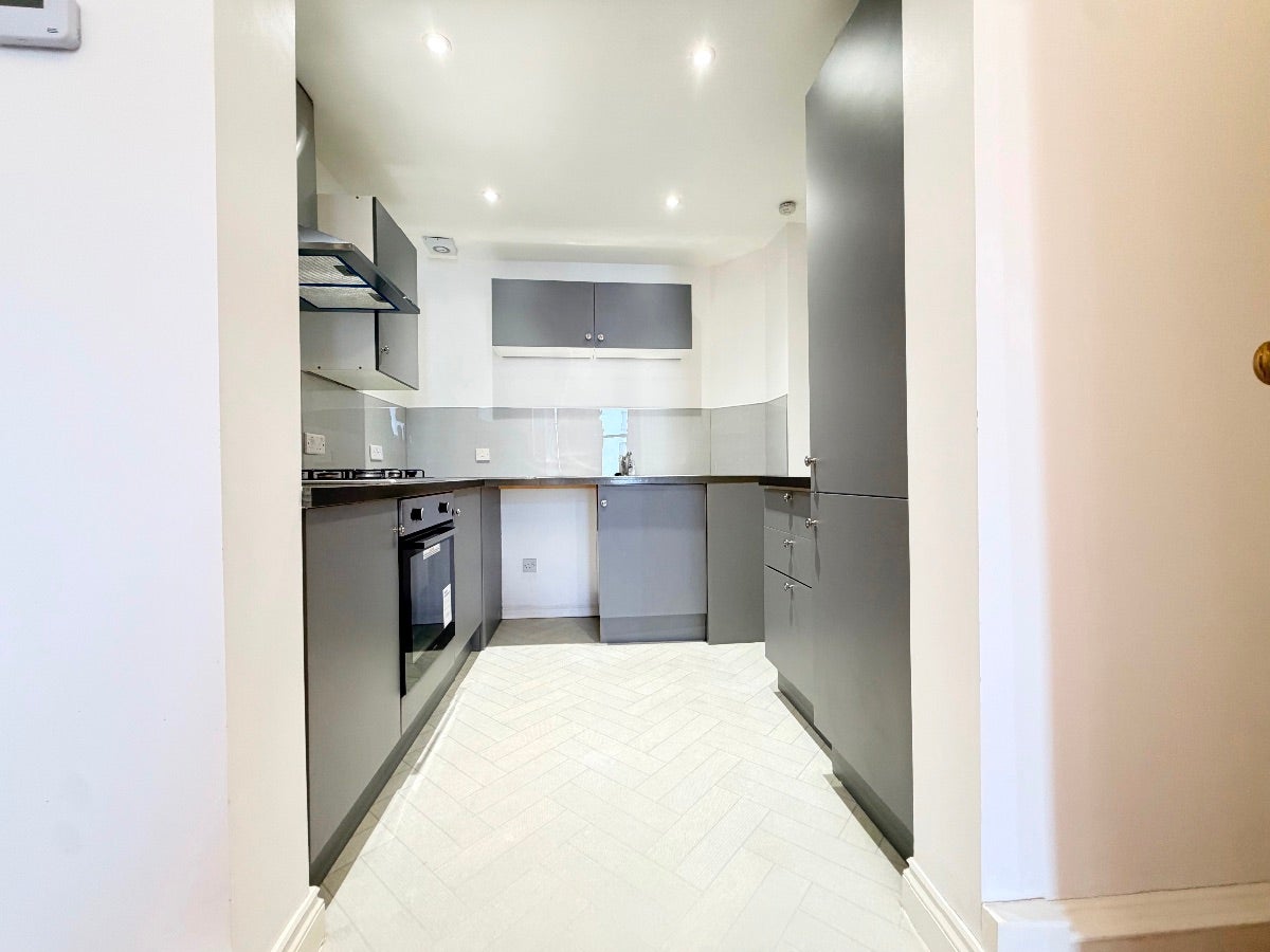 Flat Charlotte Place in Paisley