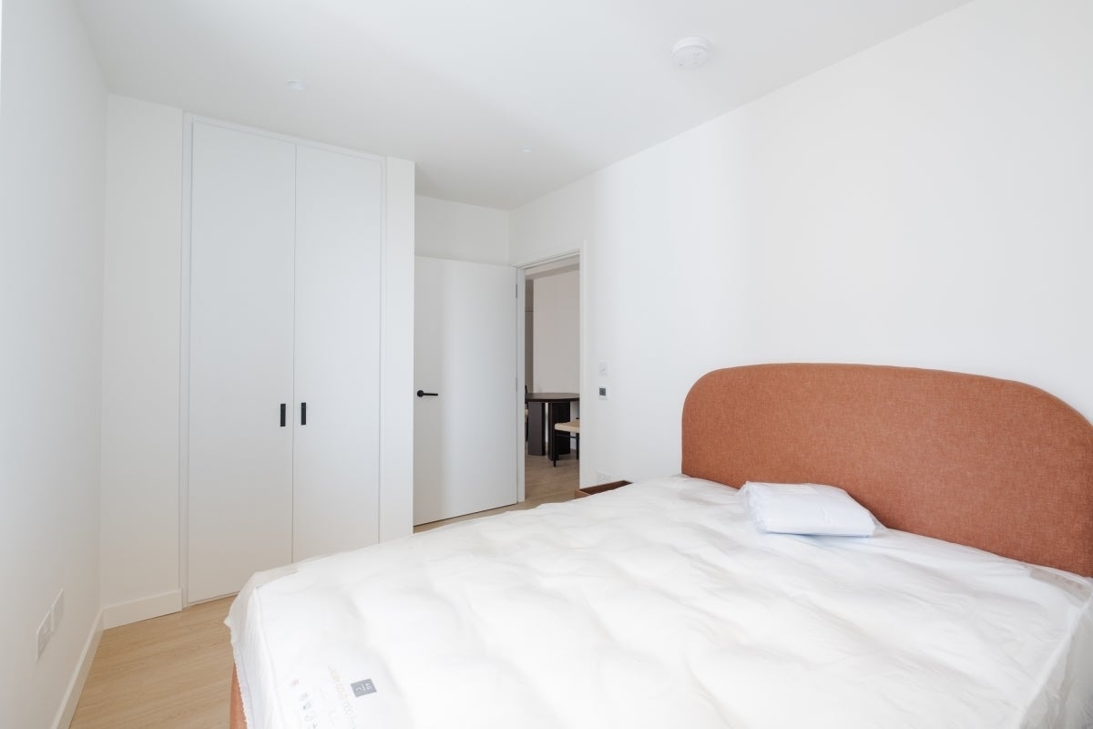 Flat Daneland Walk in Greater London
