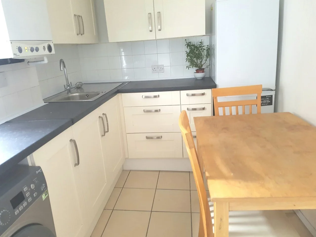 Flat Wightman Road in Greater London