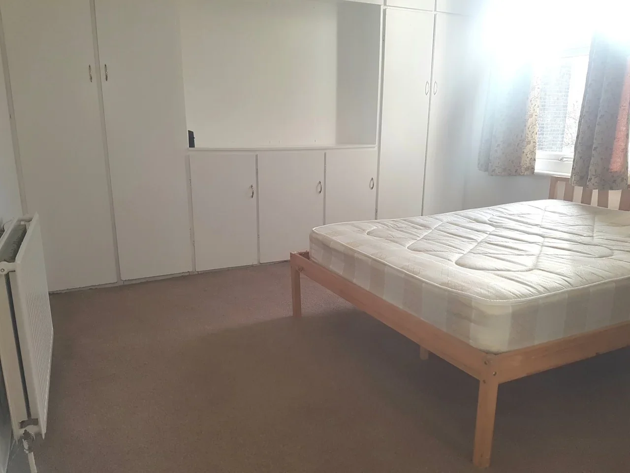 Flat Wightman Road in Greater London