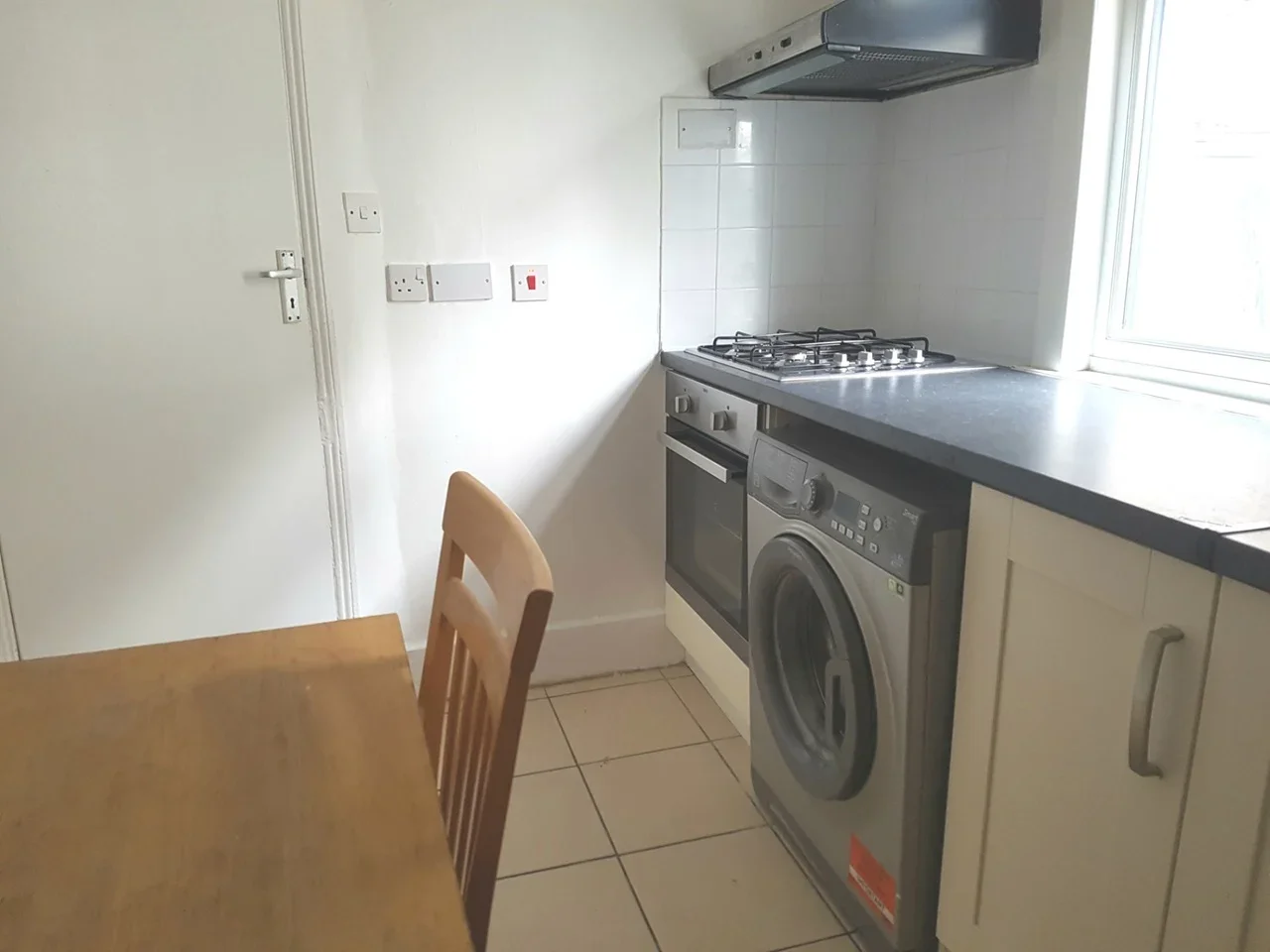 Flat Wightman Road in Greater London