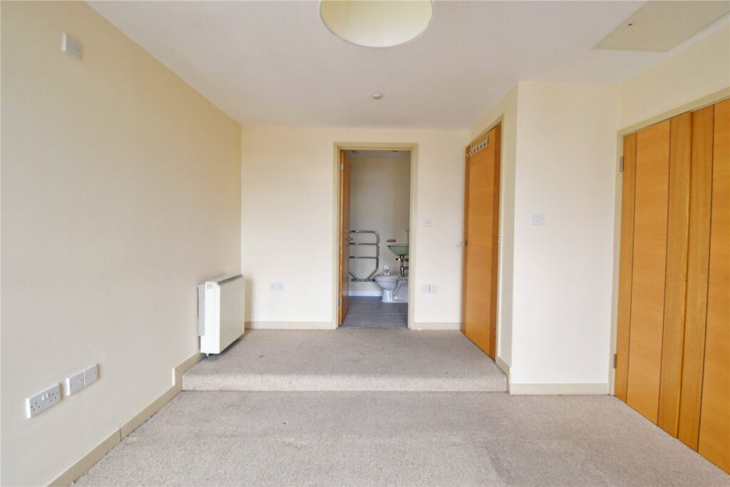 Flat St James' Barton in Bristol