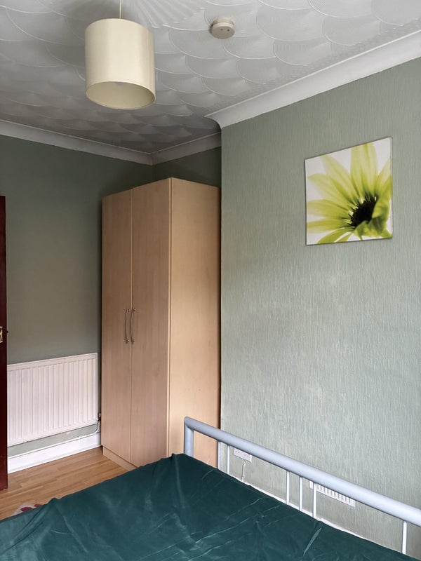 Room Cowbridge Road East in Cardiff