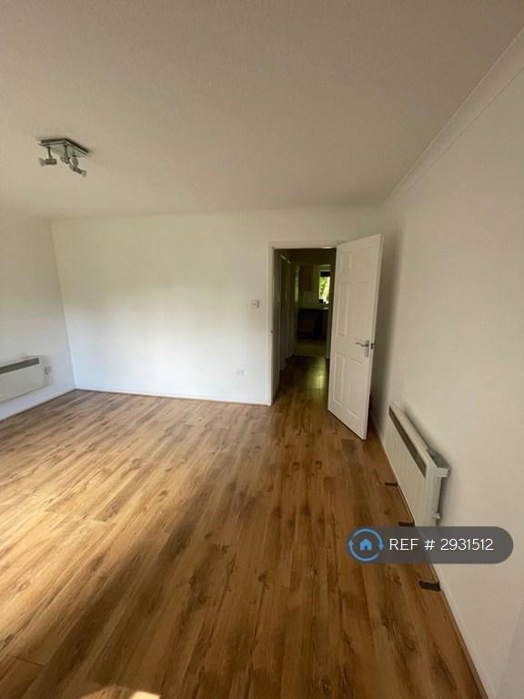 Flat Windrush Court in High Wycombe Community Board