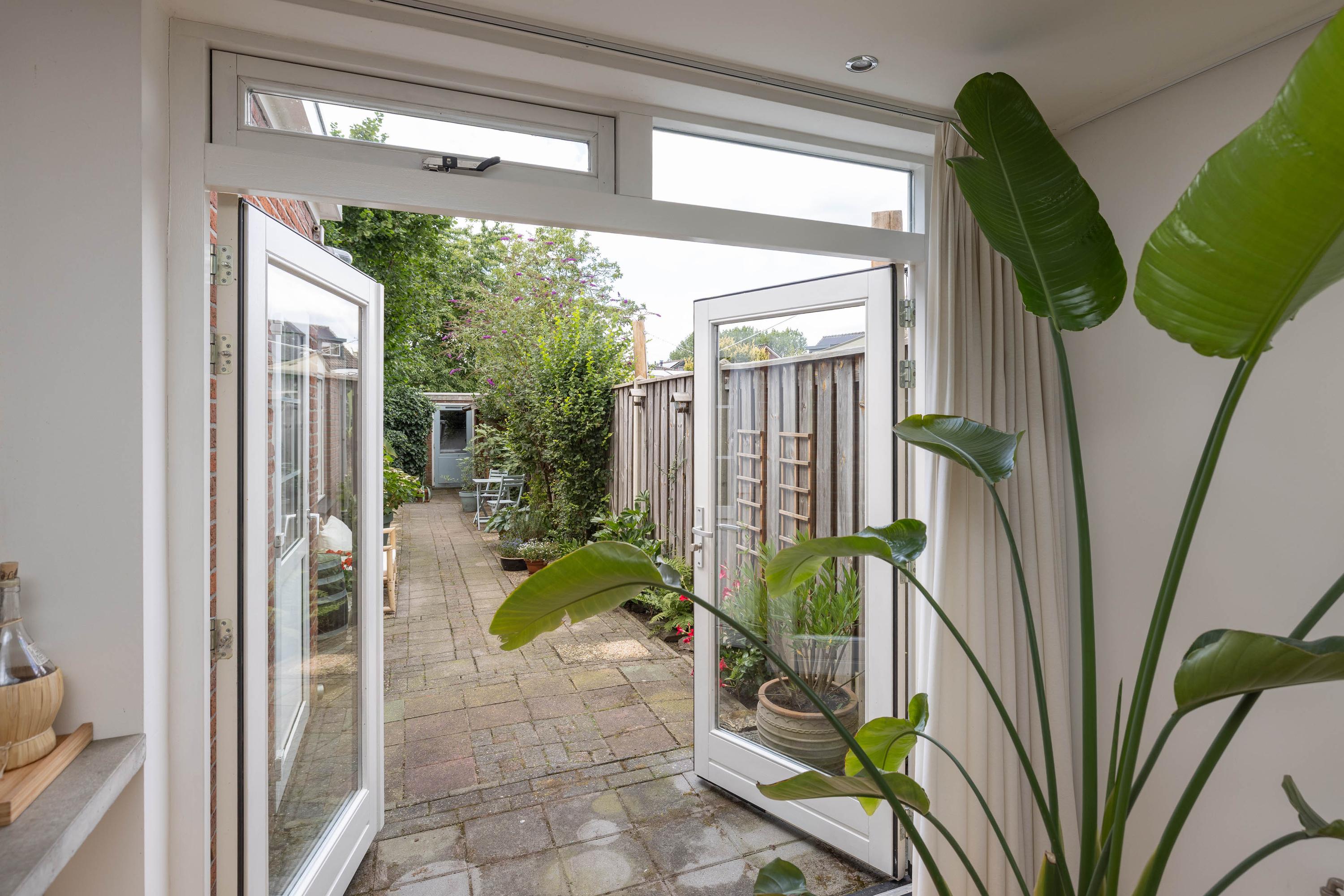 Hoekwoning te koop: 't Onland 12, Hengelo